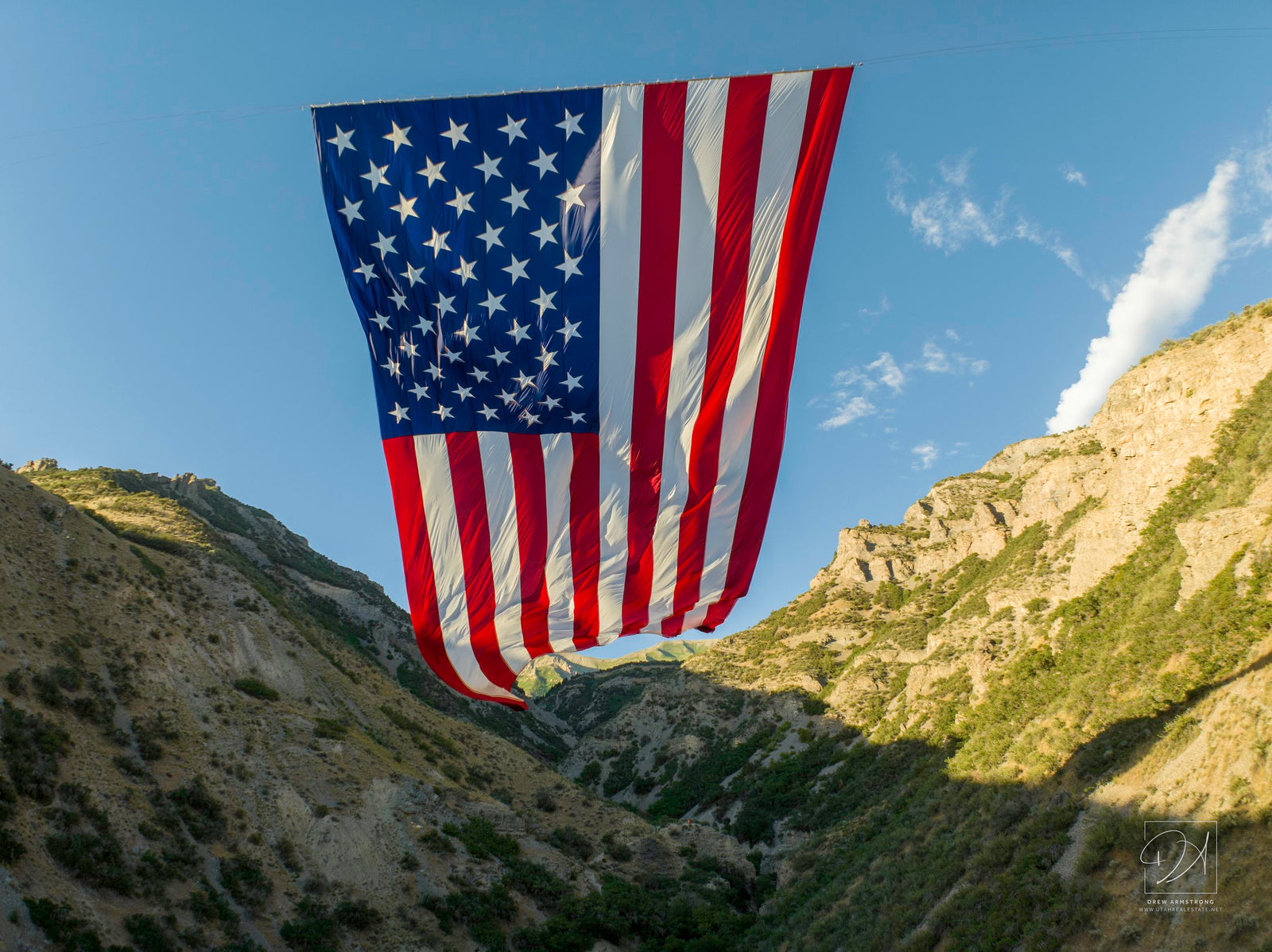 Utah Man Brings Communities Together by Flying Largest American Flag